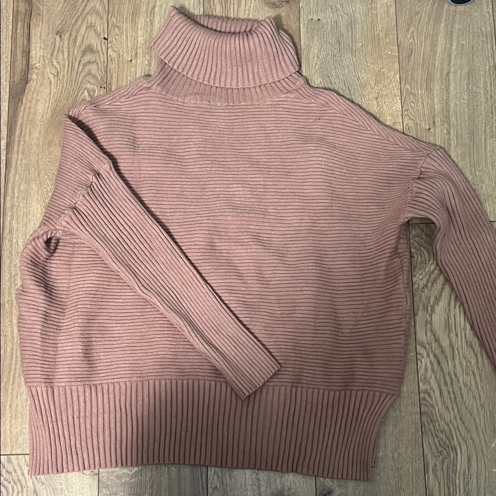 Elegant Ribbed Turtleneck Sweater - Soft Pink